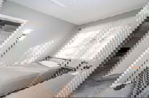 Foto 3 - Cozy Home Away From Home!