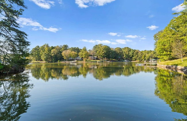 Lakefront 6bdr, Priv Dock, Game Room, Firepit Jake's Lake House by Avantstay - Foto 56