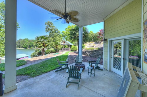 Photo 49 - Jake's Lake House by Avantstay Lake Gazebo