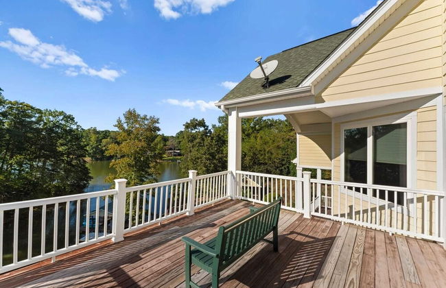 Lakefront 6bdr, Priv Dock, Game Room, Firepit Jake's Lake House by Avantstay - Foto 49
