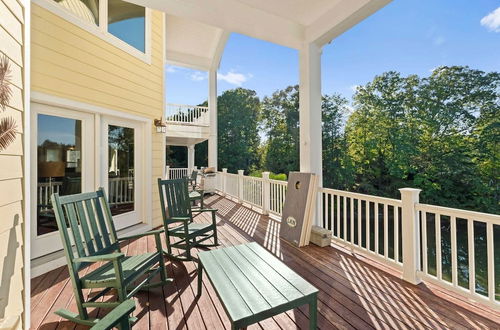 Photo 66 - Jake's Lake House by Avantstay Lake Gazebo