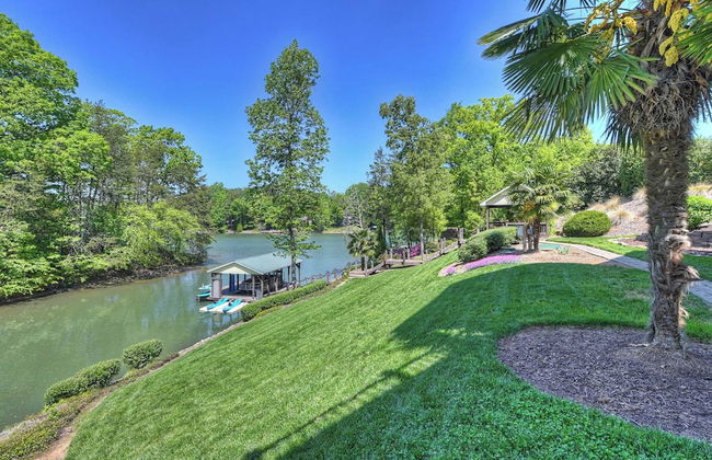 Lakefront 6bdr, Priv Dock, Game Room, Firepit Jake's Lake House by Avantstay - Foto 47
