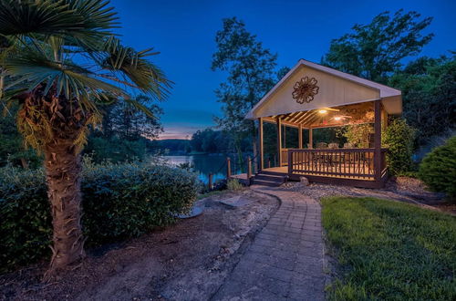 Photo 5 - Jake's Lake House by Avantstay Lake Gazebo