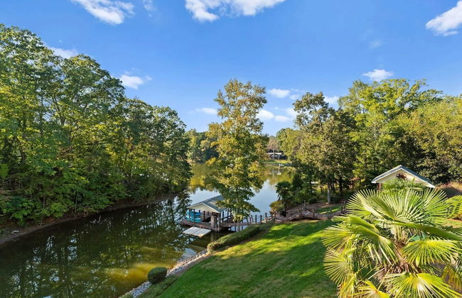 Lakefront 6bdr, Priv Dock, Game Room, Firepit Jake's Lake House by Avantstay - Foto 60
