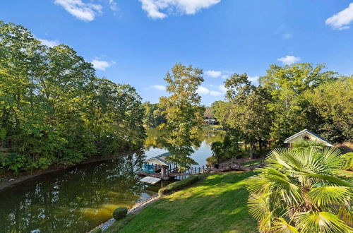 Photo 7 - Jake's Lake House by Avantstay Lake Gazebo