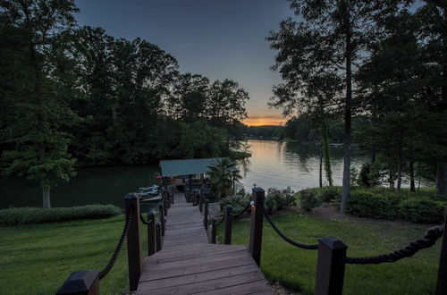 Photo 43 - Jake's Lake House by Avantstay Lake Gazebo