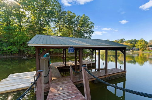 Foto 1 - Jake's Lake House by Avantstay Lake Gazebo