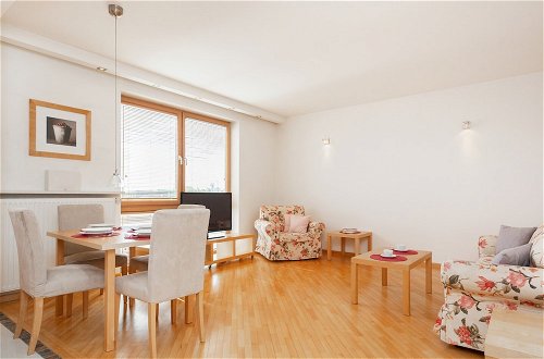 Photo 1 - 5th Floor Apartment in Warsaw by Renters