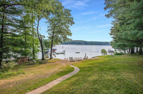 Foto 13 - Waterfront Newaygo Cottage w/ On-site Lake Access