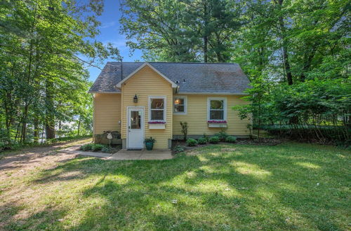 Foto 22 - Waterfront Newaygo Cottage w/ On-site Lake Access