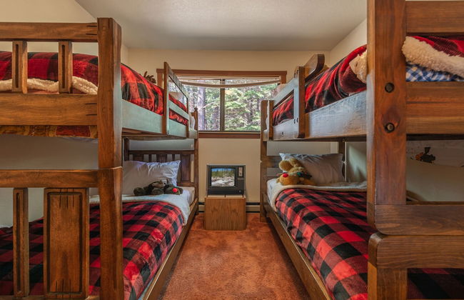 Tahoe Donner Cabin in the Woods by Sierra Getaways - Foto 3