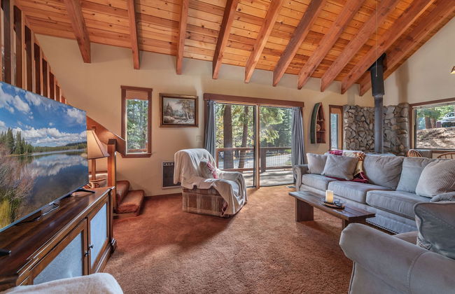 Tahoe Donner Cabin in the Woods by Sierra Getaways - Foto 16