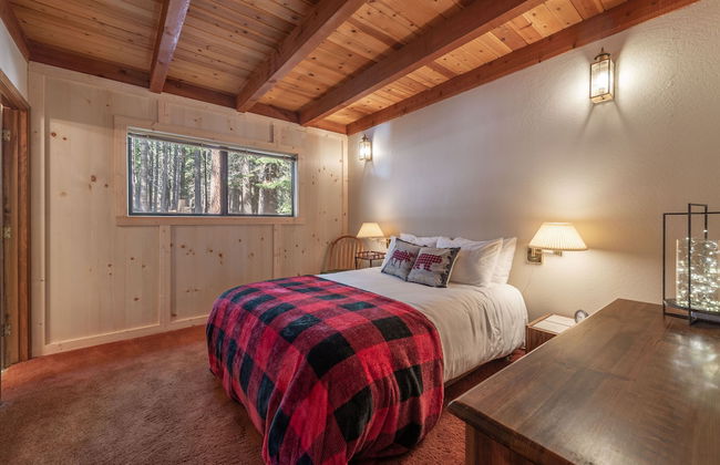 Tahoe Donner Cabin in the Woods by Sierra Getaways - Foto 2