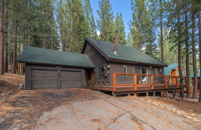 Tahoe Donner Cabin in the Woods by Sierra Getaways - Foto 1