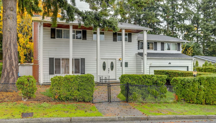 Photo 1 - Spacious Shoreline Villa - 10 Mi to Space Needle