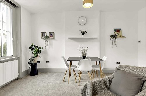 Photo 13 - Beautiful And Charming Paddington Apartment