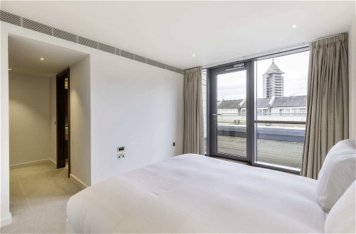 Photo 4 - Beautiful 4 Bed Abode Near Imperial Wharf