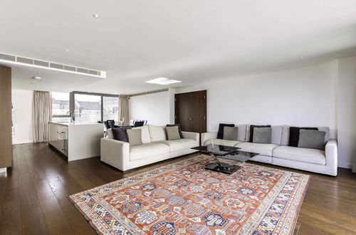 Photo 13 - Beautiful 4 Bed Abode Near Imperial Wharf