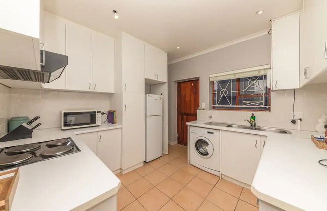 Spaciaous 2 Bedroom Bokaap Apartment - Photo 11