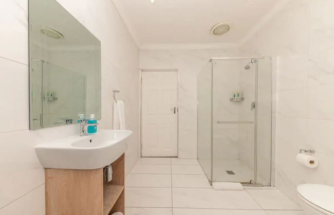 Spaciaous 2 Bedroom Bokaap Apartment - Photo 19