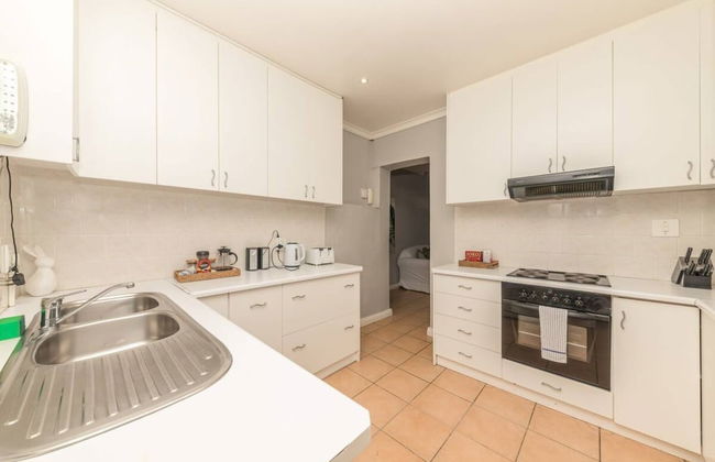 Spaciaous 2 Bedroom Bokaap Apartment - Photo 9