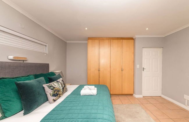 Spaciaous 2 Bedroom Bokaap Apartment - Photo 6