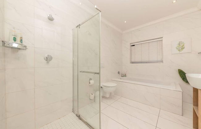 Spaciaous 2 Bedroom Bokaap Apartment - Photo 18
