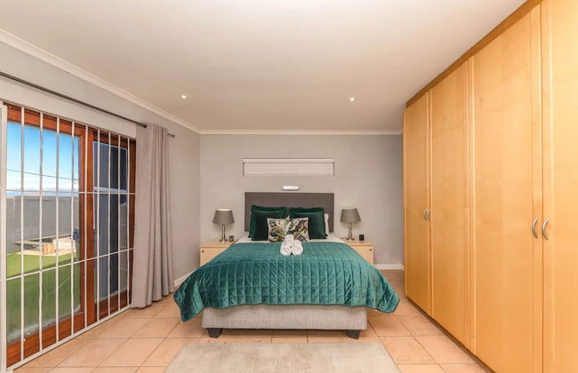 Spaciaous 2 Bedroom Bokaap Apartment - Photo 2
