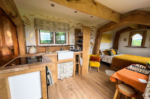 Photo 31 - Luxury Shepherd's Hut Style Cabin With Views