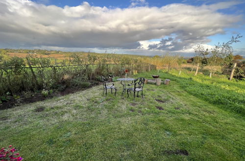 Photo 17 - Luxury Shepherd's Hut Style Cabin With Views