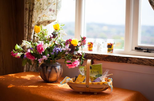 Photo 8 - Luxury Shepherd's Hut Style Cabin With Views