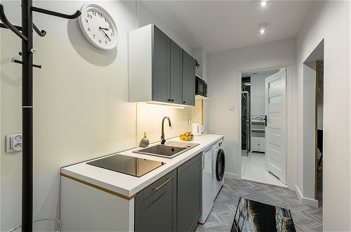 Foto 12 - Sienna Modern Apartment by Renters
