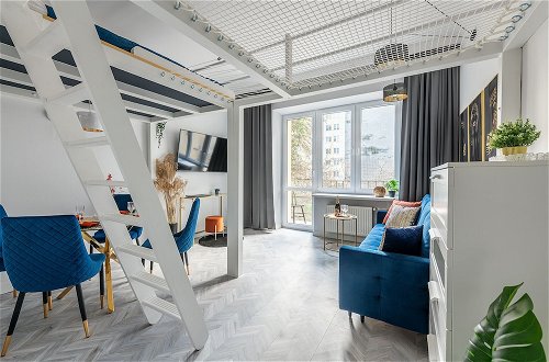 Foto 8 - Sienna Modern Apartment by Renters