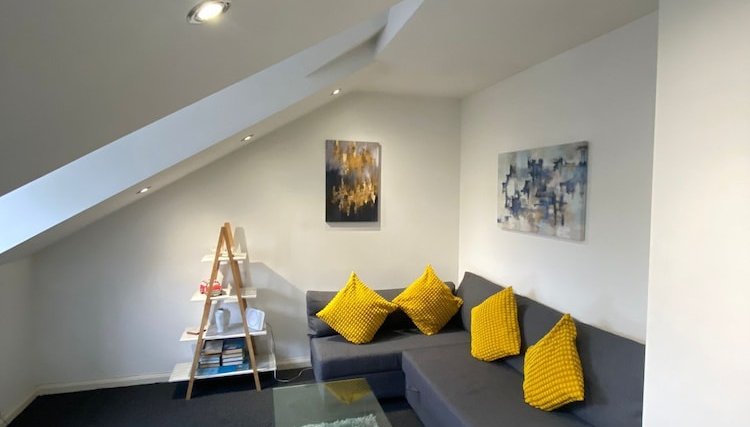 Photo 1 - Impeccable 1-bed Apartment in Putney Village