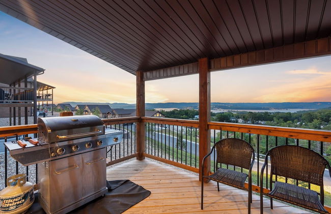 A Birds Eye Bridge View - 5 BDR w/ Private Hot Tub - Photo 61