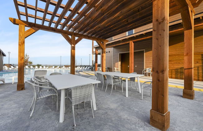 A Birds Eye Bridge View - 5 BDR w/ Private Hot Tub - Photo 60