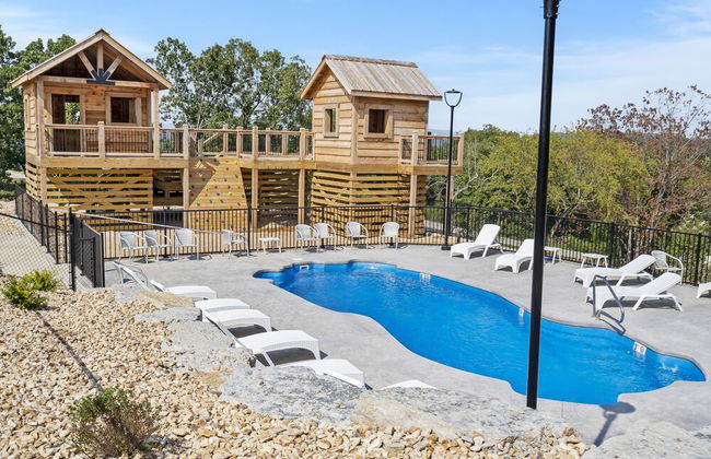 A Birds Eye Bridge View - 5 BDR w/ Private Hot Tub - Photo 47
