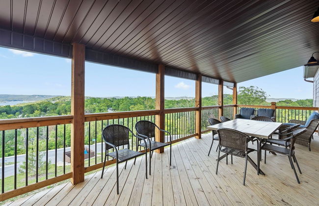 A Birds Eye Bridge View - 5 BDR w/ Private Hot Tub - Photo 31