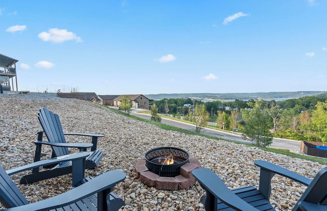 A Birds Eye Bridge View - 5 BDR w/ Private Hot Tub - Photo 58