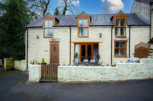 Photo 4 - Rose Coach House - 3 Bedroom Cottage - Pendine