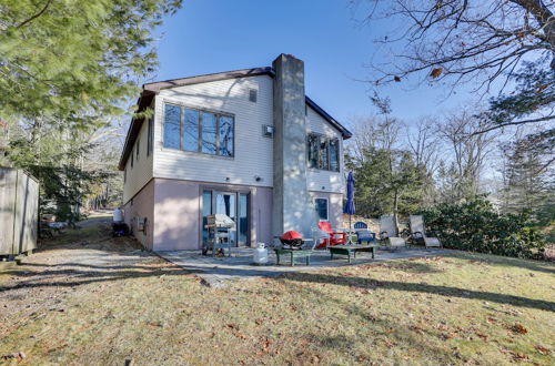 Photo 5 - Rock Hill Home w/ Fire Pit on Wanaksink Lake