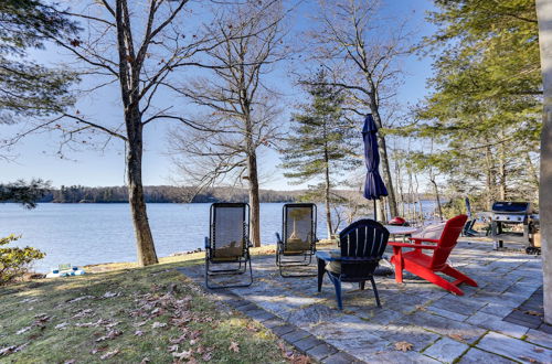 Foto 22 - Rock Hill Home w/ Fire Pit on Wanaksink Lake