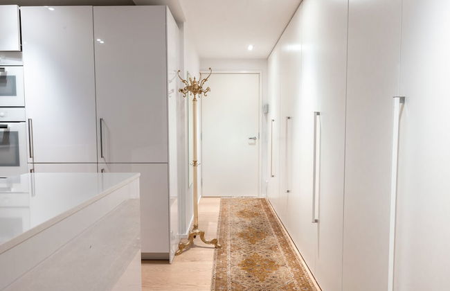2ndhomes Gorgeous & Modern 2BR Apartment - Photo 2