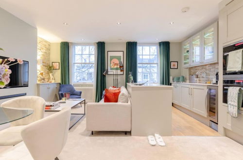 Photo 13 - Elegant 1BD Flat in the Heart of Notting Hill