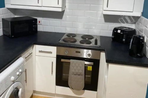 Photo 3 - Beautiful 2-bed Apartment in Leeds