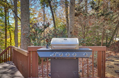 Foto 17 - Blairsville Cabin w/ Hot Tub on Nottely Lake