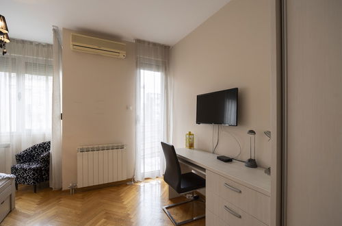 Photo 2 - Belgrade Center Apartment Lux II