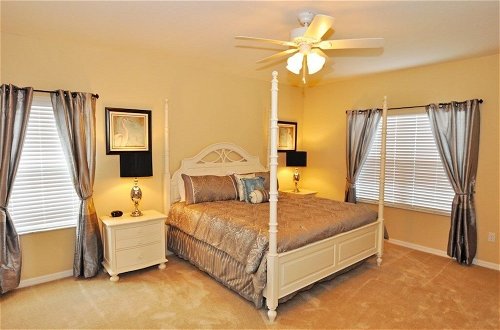 Photo 3 - Beautiful Pool/spa & Game Room Near Disney! 5 Bedroom Home by Redawning