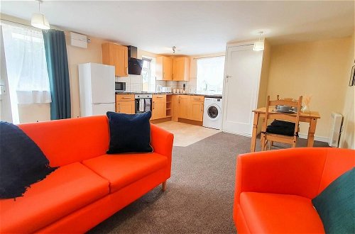 Photo 13 - Charming 1-bed Apartment in Stroud