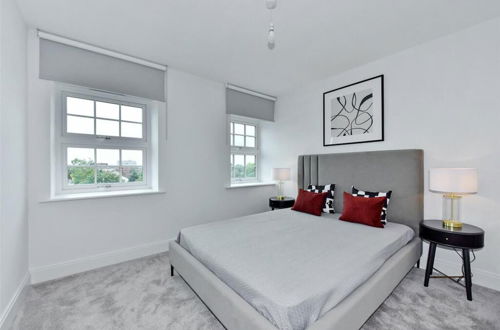 Foto 3 - Prestigious & Luxury 2-bed Apartment in Slough